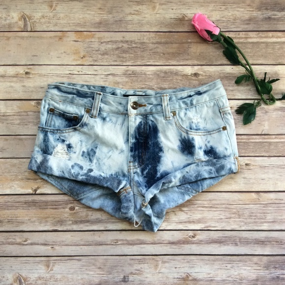 Billabong Pants - Billabong rolled up cuff distressed shorts size 25